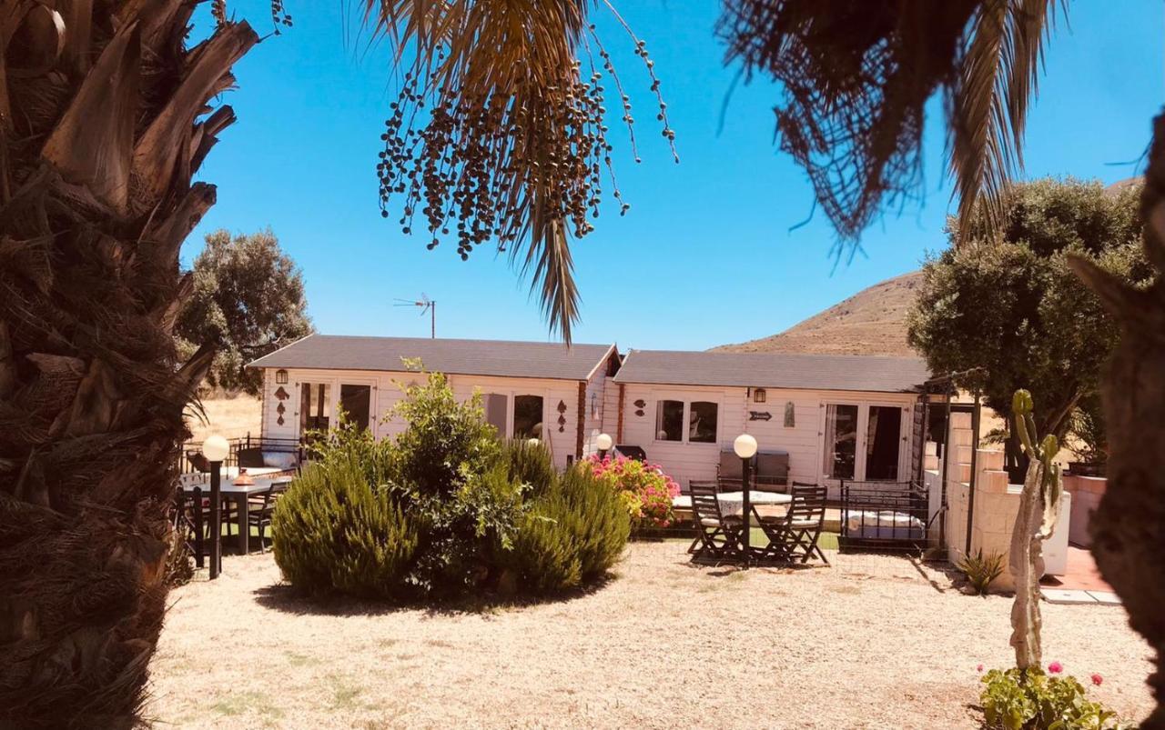 Bungalows & Estudios Los Escullos Алмерия Екстериор снимка