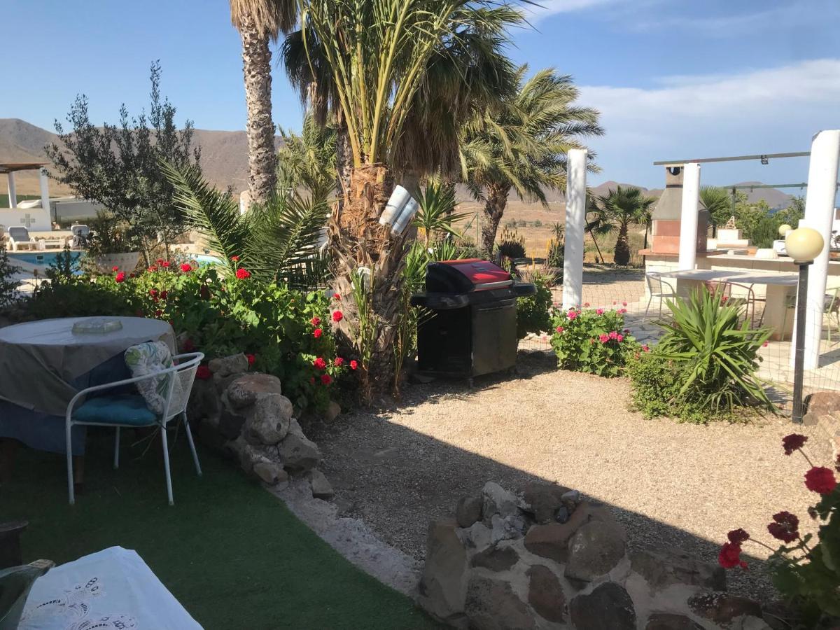 Bungalows & Estudios Los Escullos Алмерия Екстериор снимка